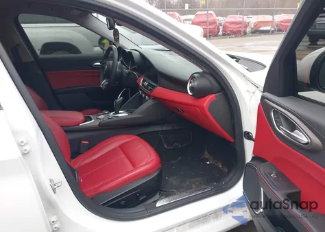 2020 Alfa Romeo Giulia Ti Awd z USA, uszkodzony, nr VIN ZARFANBN7L7636770